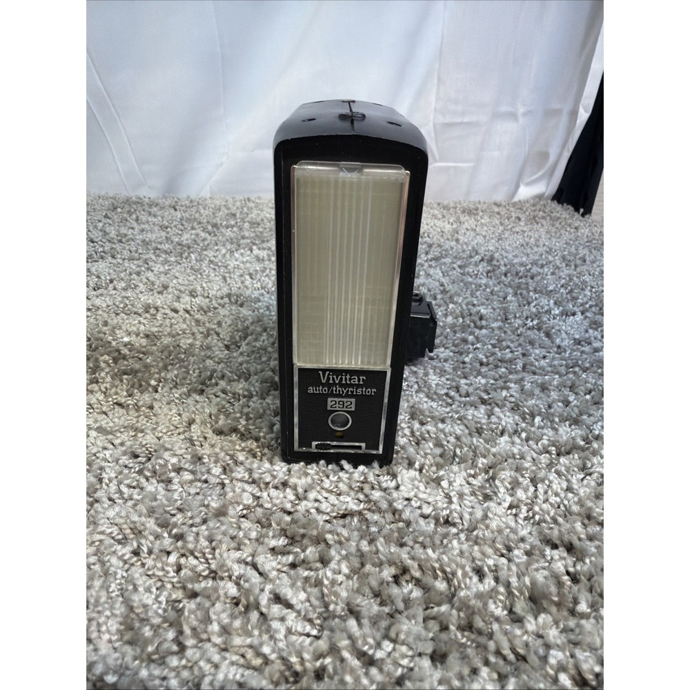 Vivitar auto/thyristor 292 Flash *UNTESTED* no charger or cable Looks good cond.